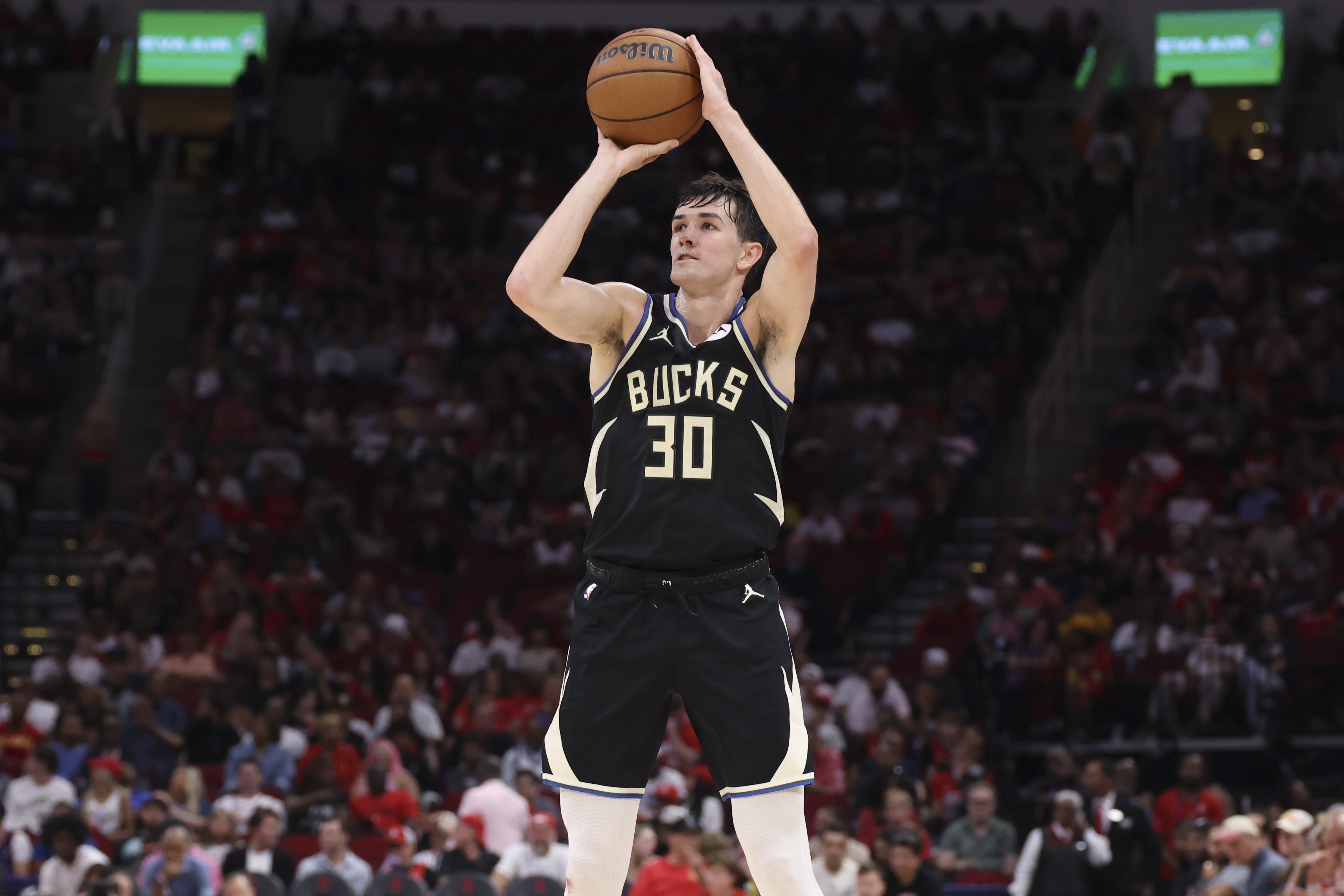 澳门新葡京线上平台-双向合同！科马克·瑞安常规赛最后7场场均19.6分 3分命中率47.9%